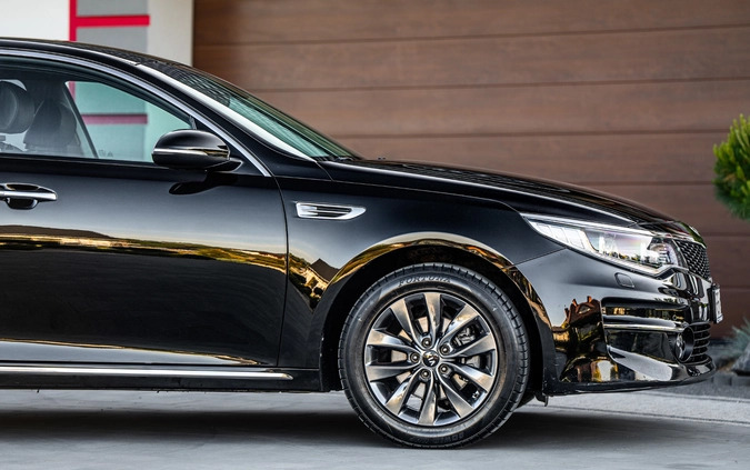Kia Optima cena 58900 przebieg: 199600, rok produkcji 2016 z Brzozów małe 742